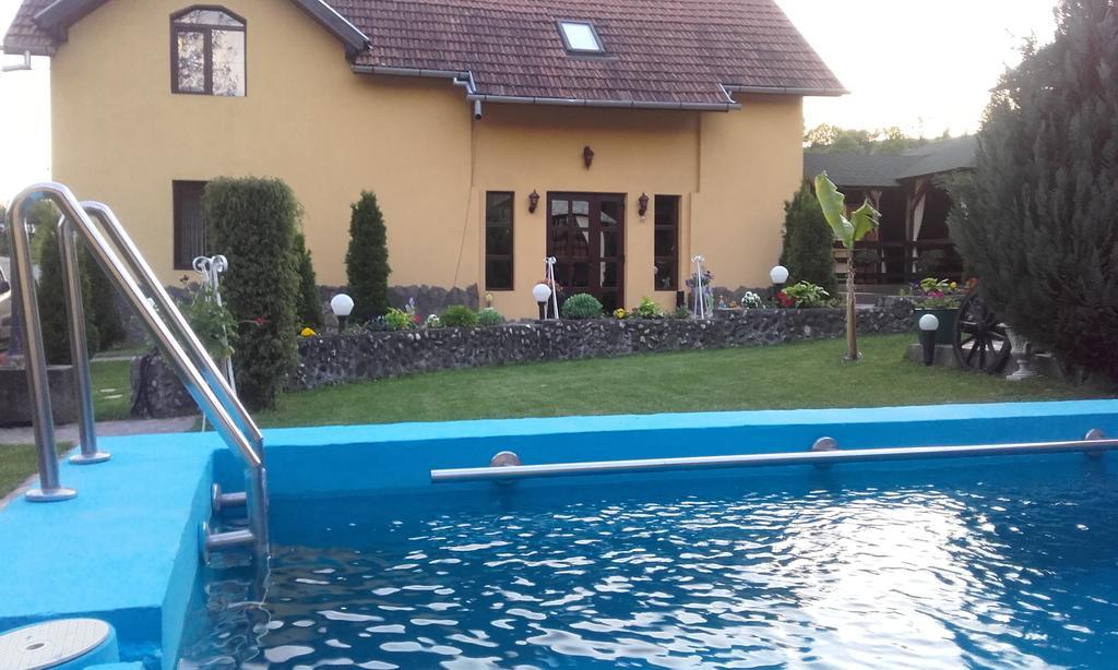 Casa De Vacanta Silvia Vărmaga Exterior foto